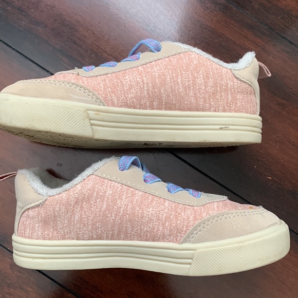 3/30$ BUNDLE SALE! 
Gently used Osh Kosh toddler sneaker size 8 - Picture 6 of 6